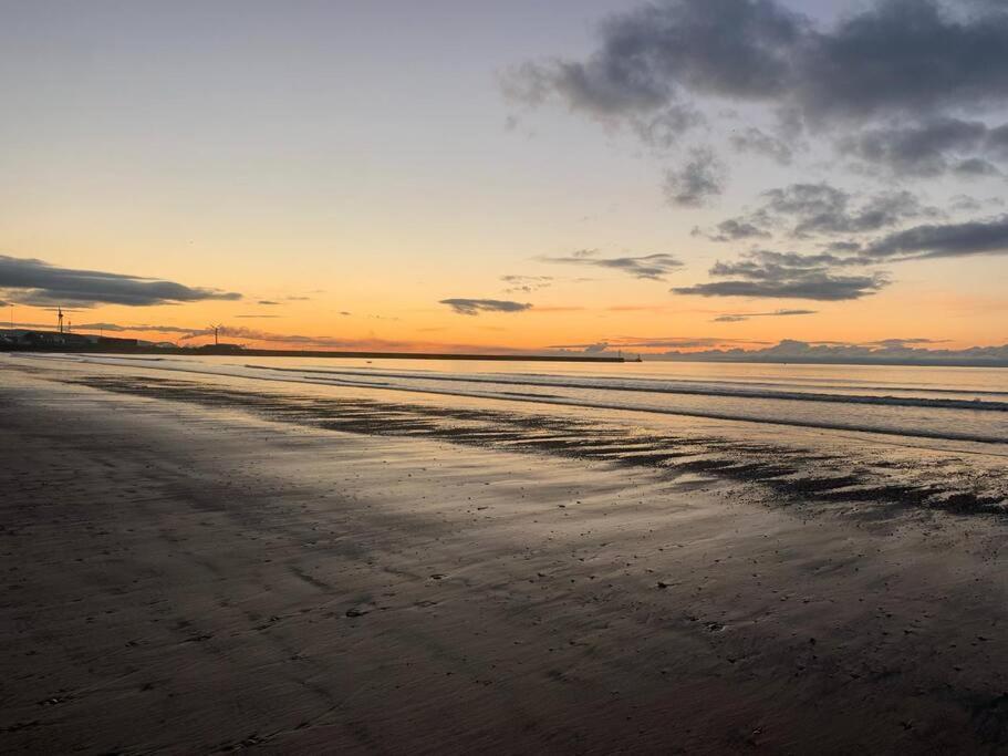 Luxe Living - Beach, Wifi, Parking * Swansea