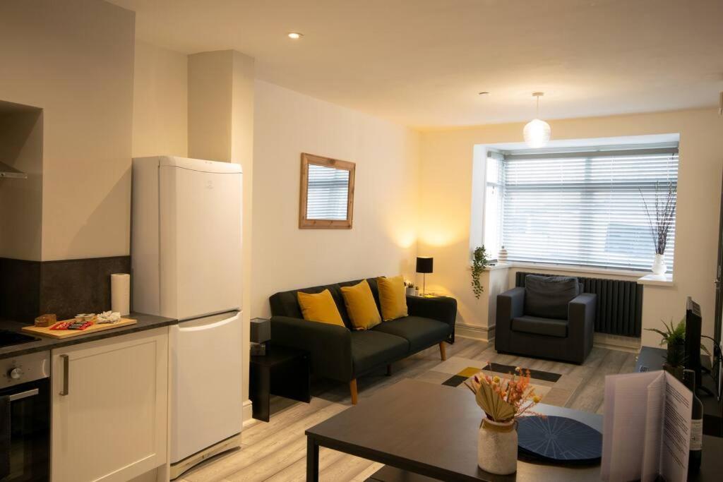 Luxe Living - Beach, Wifi, Parking Swansea